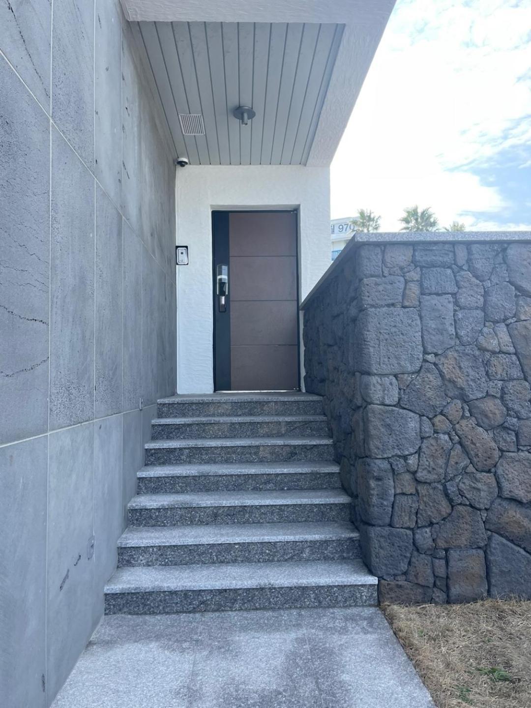 Ddosi Aewol Pool Villa Jeju by Eksteriør bilde