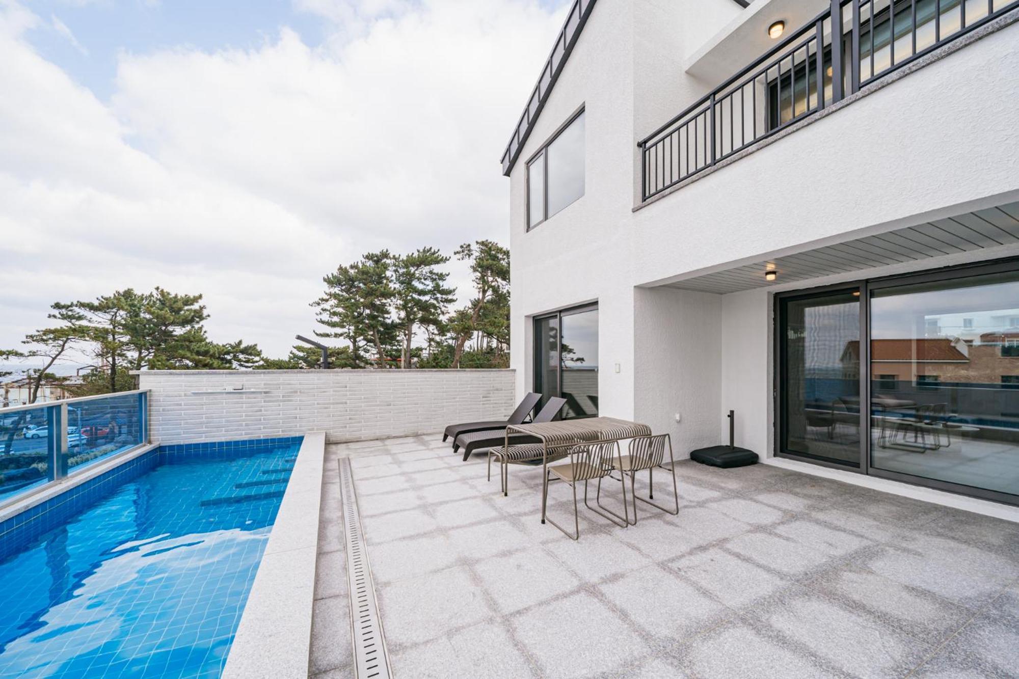Ddosi Aewol Pool Villa Jeju by Eksteriør bilde