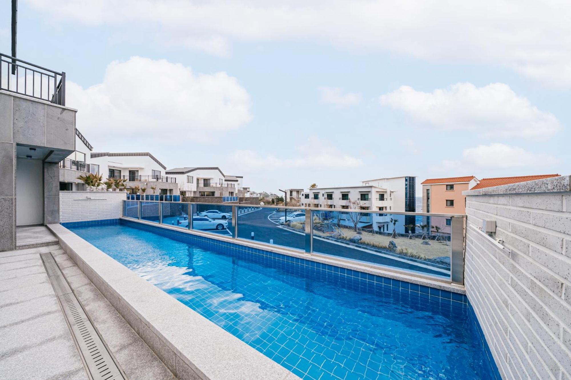 Ddosi Aewol Pool Villa Jeju by Eksteriør bilde
